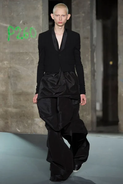 Look 29